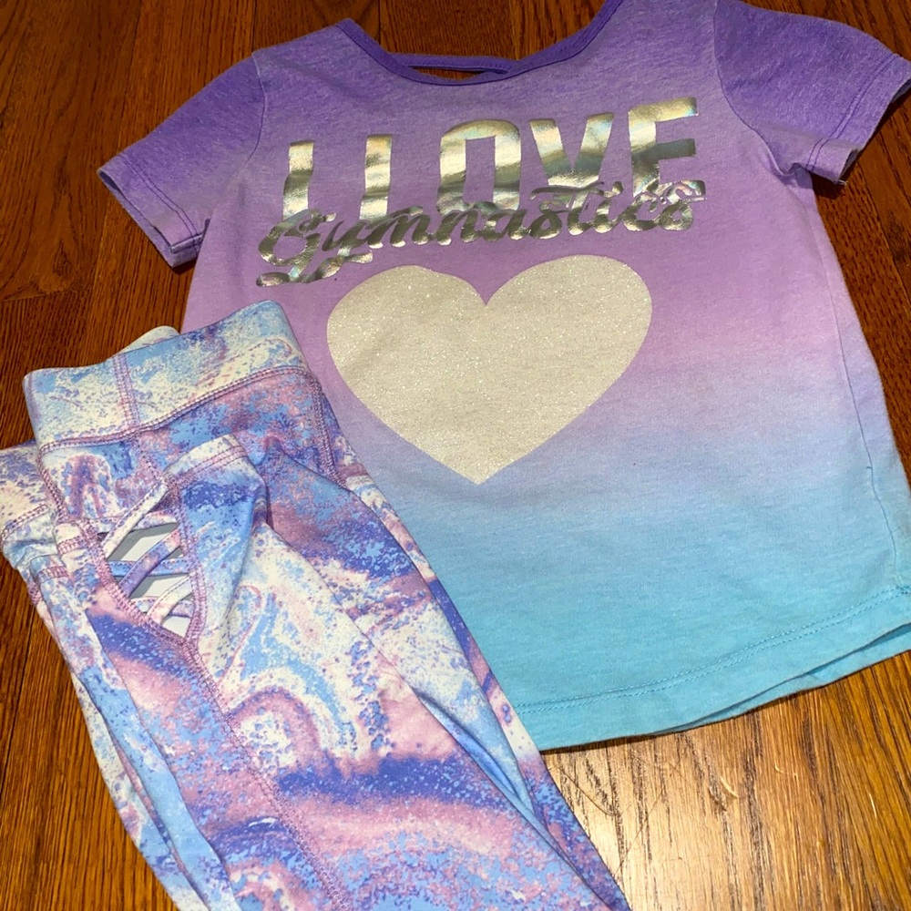 Cute outfit!